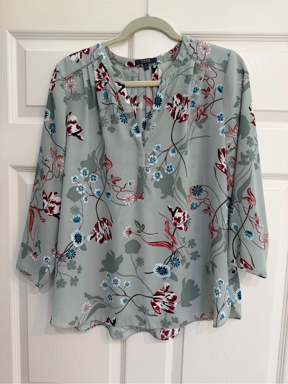 NYDJ Sage Green Floral Pleat-Back Blouse